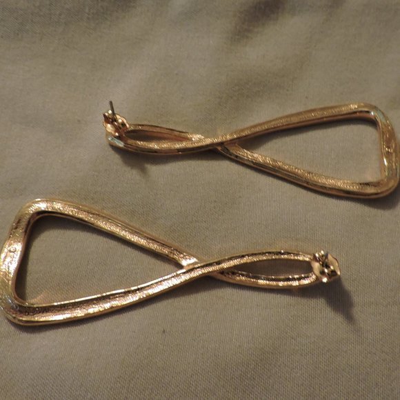 Gold Metal Post Earrings 2 1/2 " - Picture 6 of 7